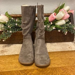 EUC girls suede boots size 1- super cute!